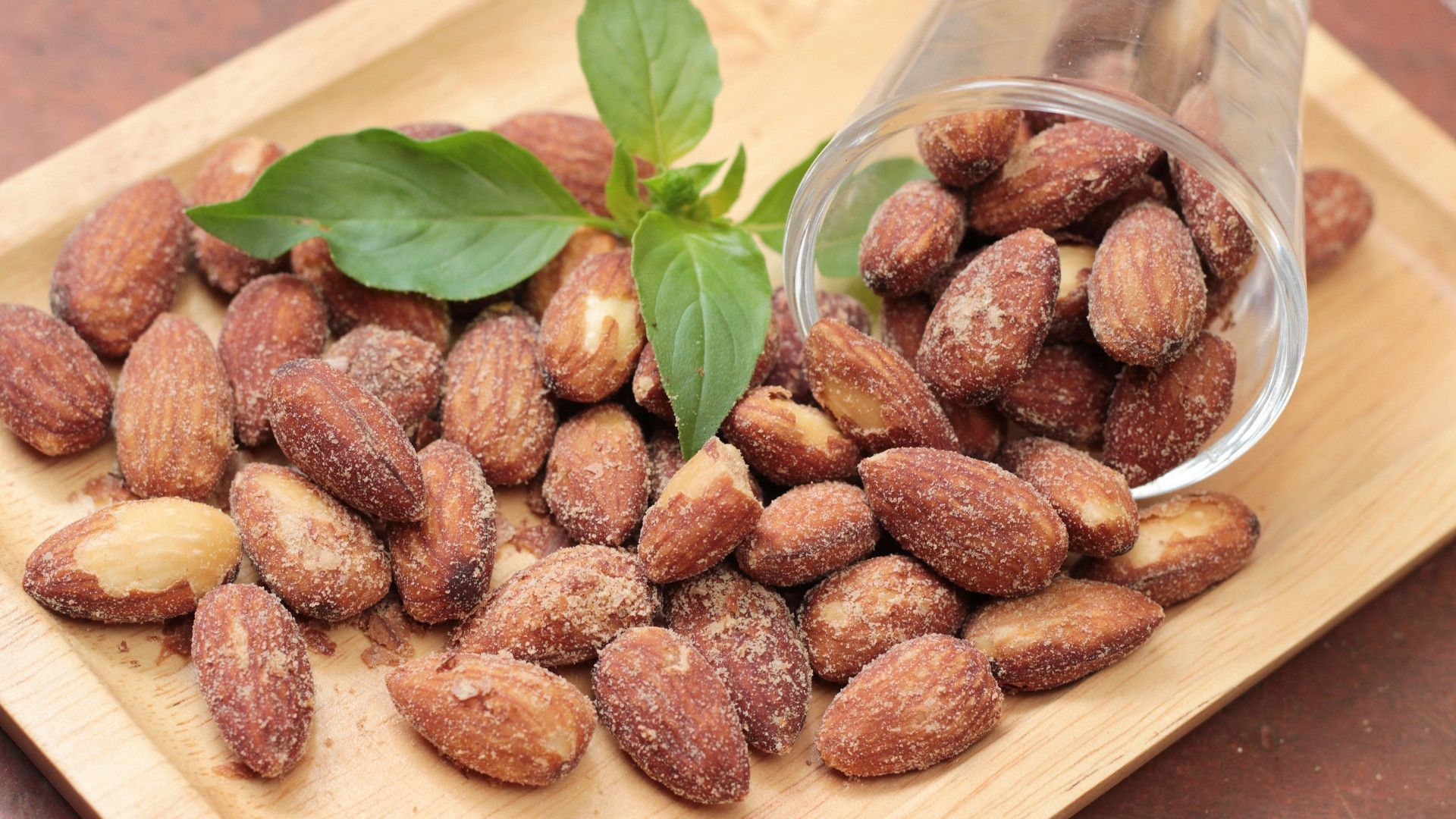 Geröstete Salzmandeln selbst machen – Das perfekte Rezept für einen knusprigen Snack